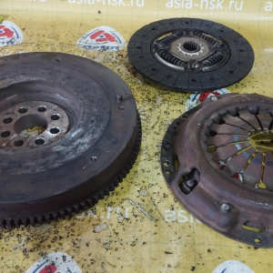 Маховик Toyota 1KD/2KD Hilux Pick Up KUN15/KUN112/KUN122/KDN150 m/t + корзина ( диаметр диска 236 мм ) 13405-0L010