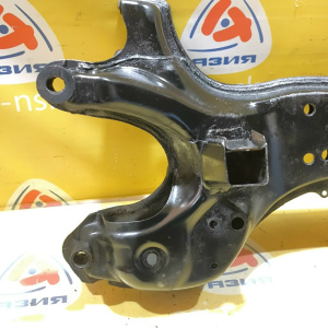 Балка Toyota AZR65G/ZRR75G/ZRR75W/ZRR85G/ZRR85W Noah/Voxy 1AZ-FSE F 4WD 51201-28240/51201-28241