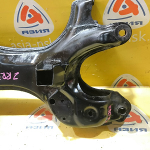 Балка Toyota AZR65G/ZRR75G/ZRR75W/ZRR85G/ZRR85W Noah/Voxy 1AZ-FSE F 4WD 51201-28240/51201-28241