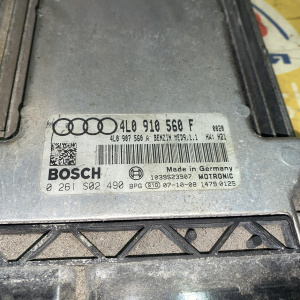 Блок управления двс Audi Q7 4LB BAR '2009 4.2 FSI 6AT EU4 0261S02490 4L0910560F
