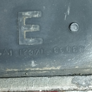 Подушка двигателя Toyota 1HZ/1FZ Land Cruiser HZJ105/FZJ105 m/t зад. R 12371-66060