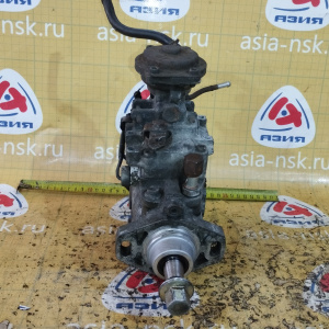ТНВД Toyota 1HZ Land Cruiser HZJ78/HZJ105 с тахометром и вакуумником сверху 22100-1C380
