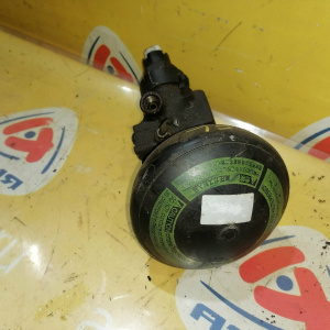 Гидроаккумулятор Toyota Land Cruiser UZJ100 перед, лев 49042-60020