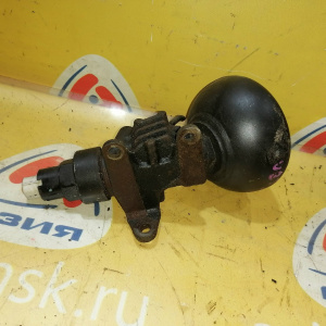 Гидроаккумулятор Toyota Land Cruiser UZJ100 перед, лев 49042-60020