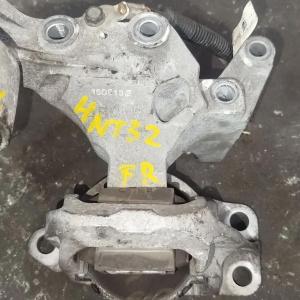 Подушка двигателя Nissan MR20DD X-Trail HNT32 перед, прав 112104BB0B