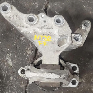 Подушка двигателя Nissan MR20DD X-Trail HNT32 перед, прав 112104BB0B
