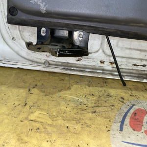 Дверь боковая Hyundai H1/Grand Starex TQ зад, прав Wagon белая, с накладкой, вмятины, царапины
