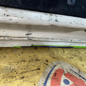 Дверь задняя Hyundai H1/Grand Starex TQ Wagon N3 белая, вмятины, царапины