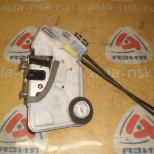 Замок двери Toyota GUN125 Hilux '2015- RHD (6 контактов) перед, прав 69030-02470