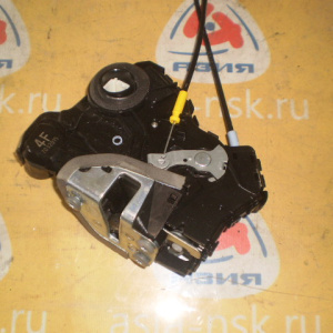 Замок двери Toyota URJ200 Land Cruiser '2007-2021 RHD (4 контакта) перед, лев 69040-53100